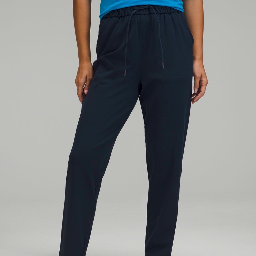 Navy Lululemon stretch pant